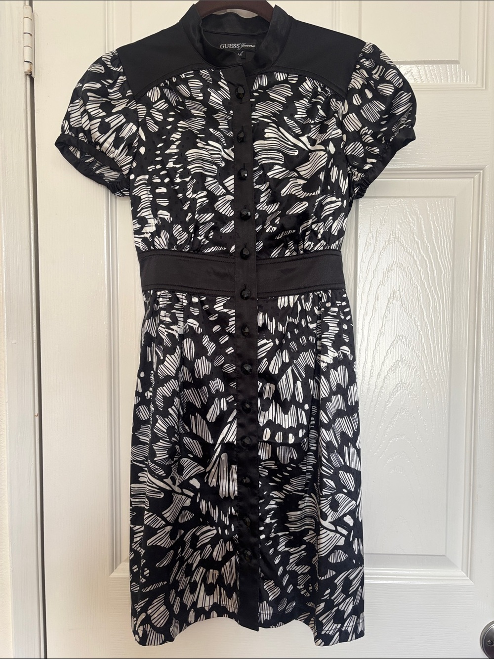 GUESS Black & White Printed Button-Front Dress
